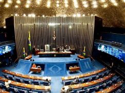 Senado - Sancionada lei que reconhece carteira de parlamentar como documento civil