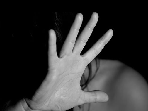 Artigo – Nova lei de combate à violência contra a mulher chega em boa hora–Por Danielle e Iara Corde